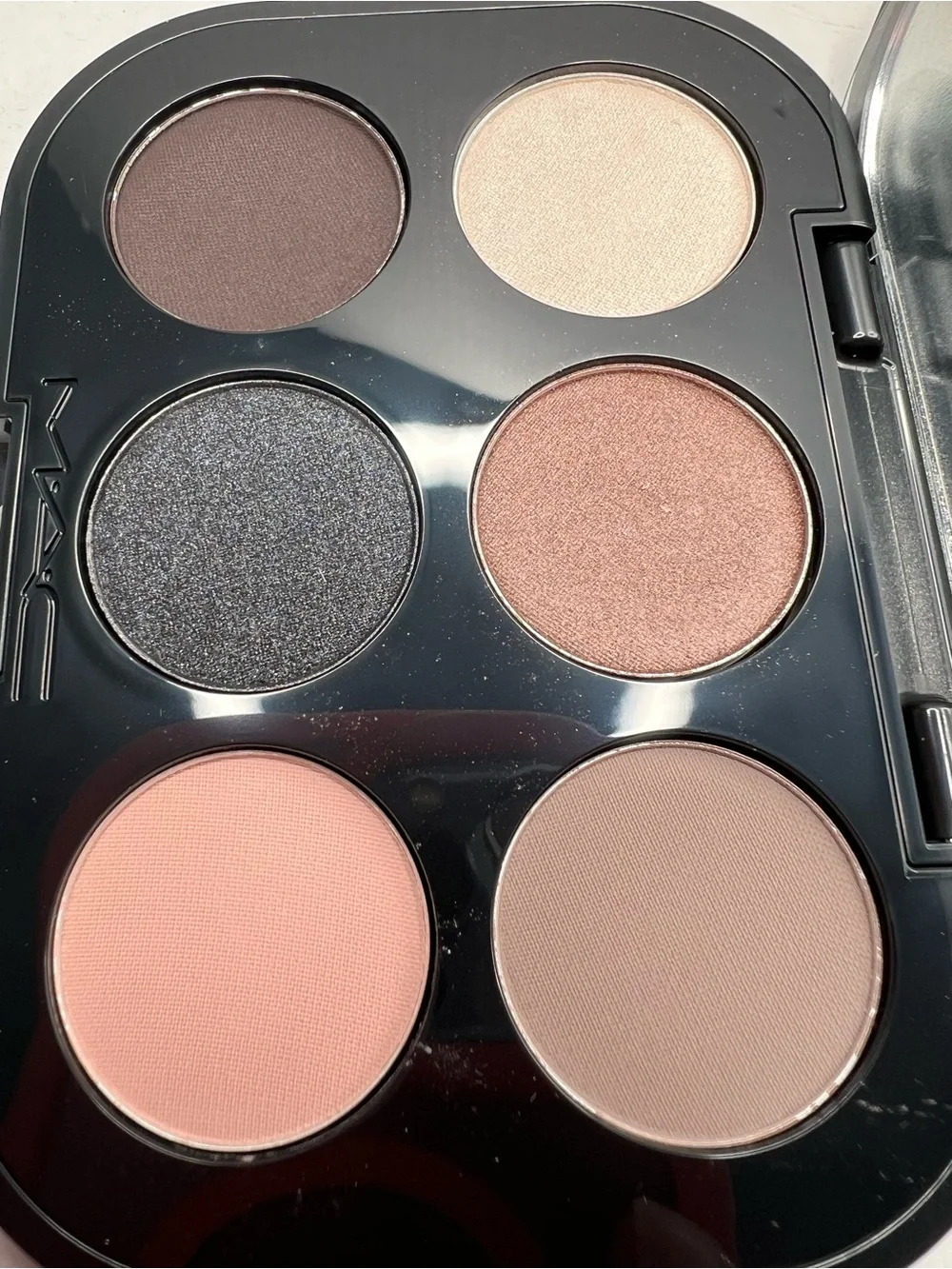 M.A.C Cosmetics Connect In Colour Eyeshadow Palette